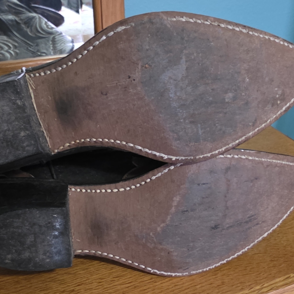 Laredo Black and Brown Heeled Boots - Picture 4 of 5